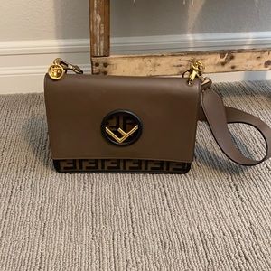 FENDI Kan I F Crossbody

Color : brown
